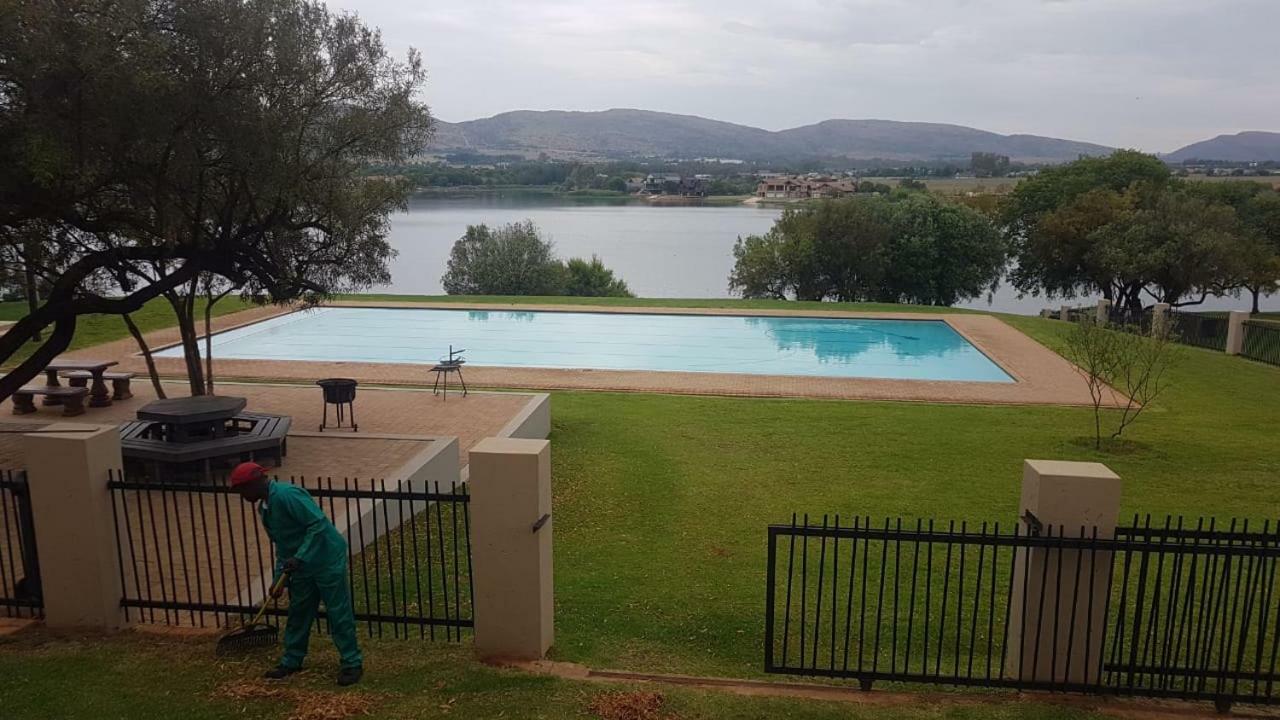 House Lezan Lägenhet Hartbeespoort Exteriör bild